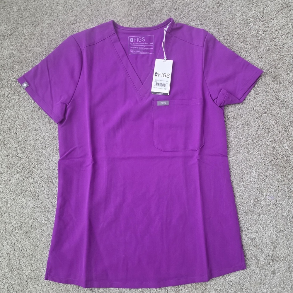 FIGS Women's  Catarina one pocket Purple V-Neck Top